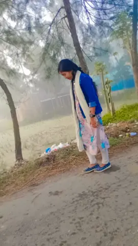 ঠান্ডা লাগছে নাকি🫢 #foryou #foryourpage #unfrezzmyaccount #trending #rikhichakraborty1 @TikTok @TikTok Bangladesh 