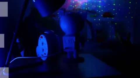 Projecteur d'astronaute galaxie Bleutooth avec télécommande#sijour #sawa9ly #dzair🇩🇿 #tikt