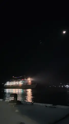 ☕️ #malam #wizzbaker #tollaut #pelabuhan #gorontalotiktok #fyp #fypシ #fypdonggggggg 