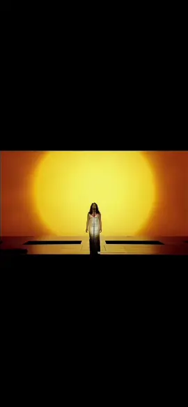 Sade performing “Pearls” live (2011) #sade #sadeadu 