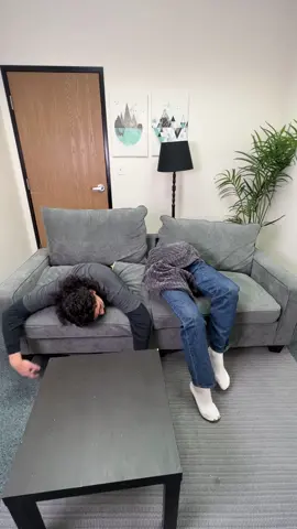 Boyfriend pulls off a hilarious fake leg caper!