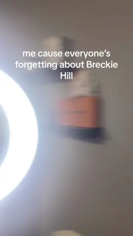 @Breckie Hill 