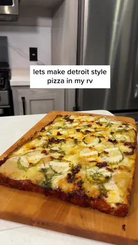 detroit style pizza 🤝 holiday potluck #rvtikok #rvlife #cooking #Recipe #detroitstylepizza​