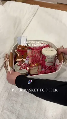 No snowmen were hurt in the making 🤫 #burrbasket #burrbasketideas #burrbasketforher #giftsforher #holidaygiftideas #foryoupage #targetgiftideas #christmasgiftsforher #fypシ゚viral #viral #giftaesthetic 