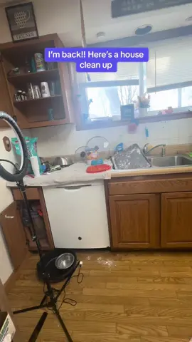 #MomsofTikTok #momlife #messytiktok #messymom #momof3 #cleanup #cleanwithme #CleanTok #toddlermomsoftiktok 