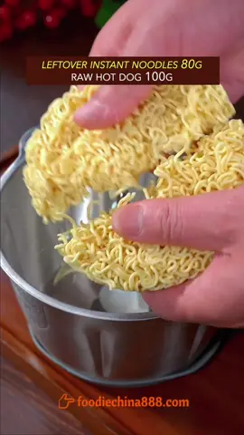 Trending instant noodles fried rice recipe in China. Have u ever seen it before? #Recipe #cooking #chinesefood #friedrice #instantnoodles #comfortfood 