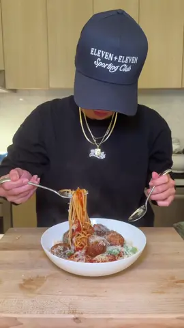 spaghetti and meatballs 🍝🤌🏼 #fyp #cooking #meatballs #italian #Recipe #pasta #spaghetti #meatballs 