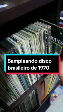 Sampleando um disco brasileiro de 1970 pra fazer um Beat BoomBap . . . . #vinylrecords  #90s #hiphop #boombap #rapbeats #beatmaker #beat #brasil #fy #art #lupiciniorodrigues #sample 