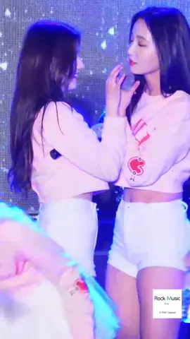 #yeonwoo #momoland #nancy #momolandlov #yeonwoo_momoland #nancymomoland #chloelxxlxxdabin #nancyjewelmcdonie  #momolandyeonwoo #momolandnancy  #dabin #chloe #leeda-bin #momoland_161110 #모모랜드 #idolkorea #koreanidol #kpopfyp #Kpop #idolkpop #idol #dance #trend #viral 