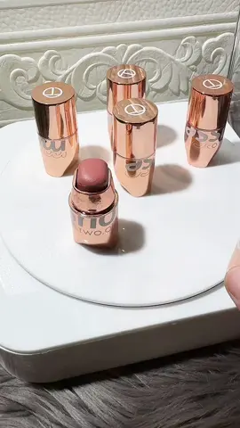 Shadenya banyak banget #otwooid #otwoo #blushonstickotwoo #fyp #creamblushstick 