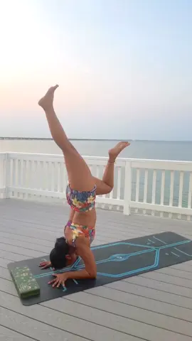 Yoga who Love #yoga #yogagirl #trending #foryou #fyp 