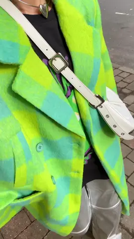 Some recent colourful winter fits 💚 #statementcoat #wintercoat #winterwardrobe #winteroutfitideas #winterstyle #winterstyleinspo 