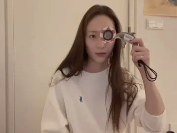 she’s so girlfriend 🐣 #krystal #krystaljung #jungsoojung #kpop #fyp 