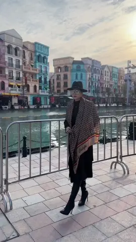 Hãy cứ là chính mình, đừng quan tâm người khác nói gì.. !