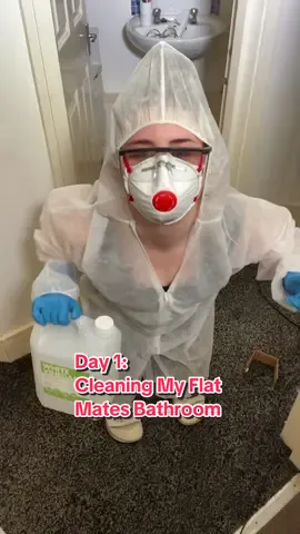 Deep Cleaning My Flat Mate’s Bathroom  #bathroomdeepclean #blackmould #landlordspecial #bathroomsinkclean #cleaningmyflatmatesbathroom 
