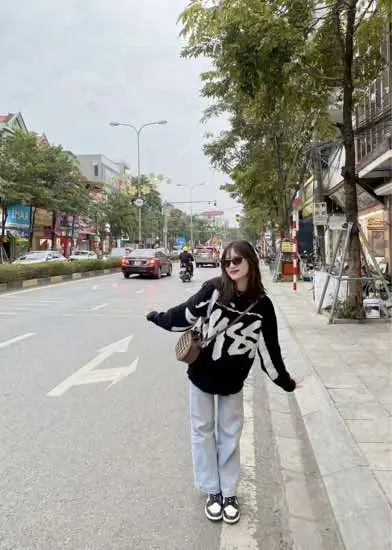 Anh như bông hoa đẹp vạn người muốn hái … Em thì tự ái thôi đành bê cả chậu hoa ! #CapCut #fypシ #xuhuong #tiktok 