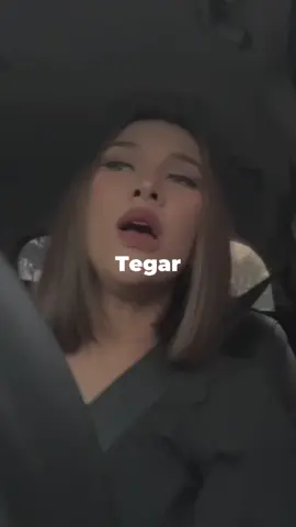 Emang paling plong sih, kalo ngegalau sambil nyetir 😭 #rossa #tegar #lagubaper #coverlagu #coversong 