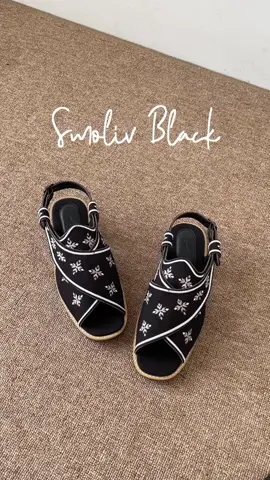 #sandalterbaruestetik #sandalswanita #shoeswanita #belilocal 