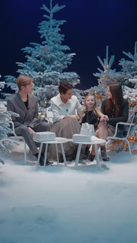 Magical family Christmas with @Dior Beauty ✨ L’art d’offrir, des cadeaux sur mesure pour vos proches pour un Noël féerique. #dreamindior#diorholiday2023 #diorgifts #diorbeauty 