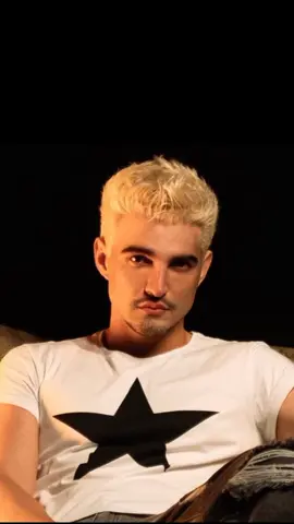 E que eu sou fraco, frágil, estúpido pra falar de amor, mas se for com vc eu vou! 🥺🎶😍 @JÃO  #jao #equeeusoufracofragil #musica #music #status #casal #tipografia #amor #musicasantigas #vida #saudade #namoro #relacionamento #sofrencia #pop 