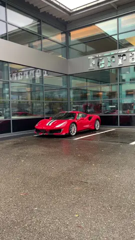 Our favorite horse 🐎#carspotting #luxury #geneva #ferrari #599gto #488pista 