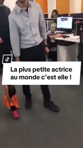 La plus petite au monde c’est elle ! Jyoti Amge qui fête aujourd’hui ses 30 ans ! On a pu l’apercevoir dans American Horror Story ou bien le secret story indien « bigg boss ». #jyotiamge #americanhorrorstory #secretstory #indian #actrice 