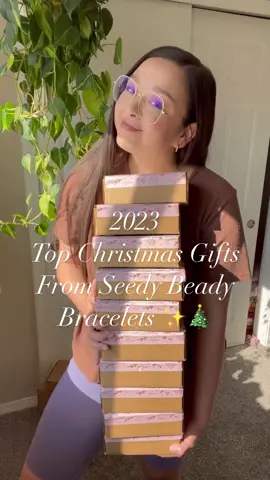 One of these might be under your tree this Christmas 🎄👀✨🎁 • I’m so relieved I made it to through the holiday season and so so grateful 🤎 Seedy Beady Bracelets has gained over 50,000 new friends across our social media in the last 6 months and I had no idea what to expect going into Black Friday and Christmas.  • I definitely took on a little more than what my two hands could handle ✋But somehow with some all-nighters and some extra caffeine I made it happen 🤪🪄 • Thank you for choosing to shop from my small business this year, I hope everyone loves their presents!!🎄🎁 #SmallBusiness #flowerlovers #jewelrylover #colorfuljewelry #goldfilled #girlyfashion #girlygirlaesthetic #freshwaterpearls #crystaljewelry 