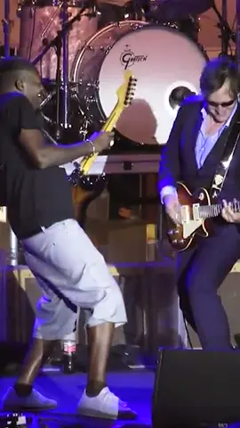 During the Keeping the Blues Alive Mediterranean Cruise, Joe Bonamassa and Eric Gales shared the stage for the Ballad of John Henry.