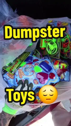 How can employees toss this out with so many kids In need of toys and clothing !! ITs Christmas 🎄 😔  #dumpsterdiveking #dumpsterdiving #series #toy #toys 