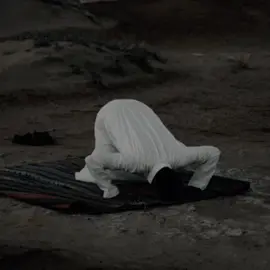 ﴿فَخَلَفَ مِن بَعدِهِم خَلفٌ أَضاعُوا الصَّلاةَ وَاتَّبَعُوا الشَّهَواتِ فَسَوفَ يَلقَونَ غَيًّا﴾ [مريم: ٥٩] #CapCut #احمد_خضر 