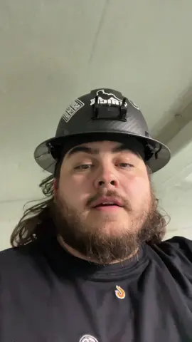 Scared money dont make money! 🤑 #windtechlife #windturbine #bluecollar #fyp #windtechshit #turbinedaddy #officelife 