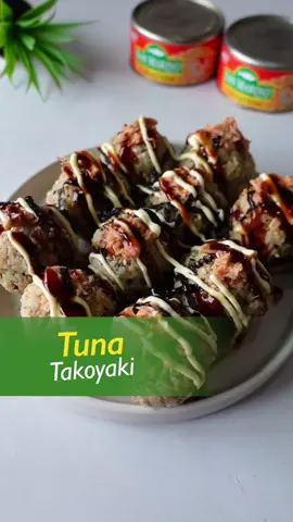 How about Tuna Takoyaki at home?! 😉 Here's a quick recipe that you can make using #SanMarinoCornedTuna 😋💚 Each bite of Tuna Takoyaki is #PunongPunoNgTunaSarap 😍🙌🏻 #SanMarinoLoveKitchen #PasarapinAngLove @ilovesanmarino