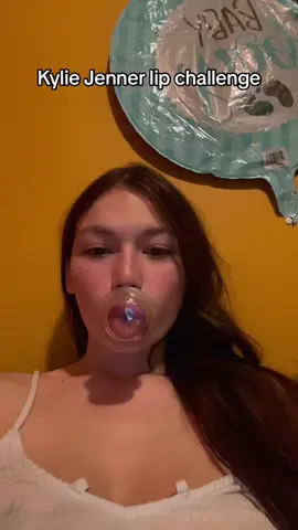 #kyliejenner #fypシ゚viral #fypシ #biglipschallenge #omg #haha😂😂😂😂😂 