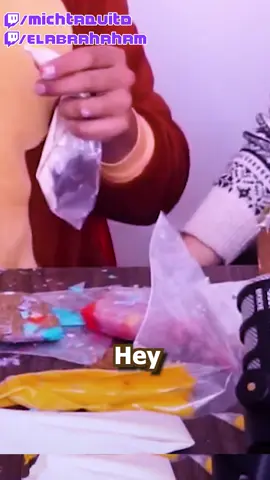 😭 Que le estan haciendo a mi 🦍Simio mayor 😭#foryou  #parati  #fypシ  #viral  #mx   #elabrahahamflores  #navidad  #didiwinx  #michxabraham  #michtaquito  #abrahaham
