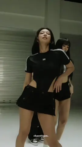 #jennie dancing fancam #jennie #blackpink #fancam #kpop #fyp 