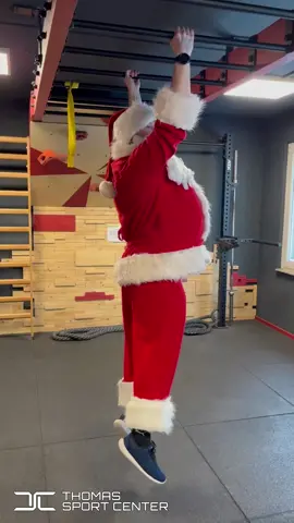 #tscdresden #Fitness #körperkontrolle #fit #santa #weihnachten #christmas #fun #gym #hanging #workout 