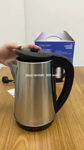 teko stainless baru!!💁🏻‍♀️ dengan model baru lebih elegan✨ kapasitas 2 liter bisa untuk 8-10 cangkir☕️ #tekolistrik #tekolistrikstainless #tekolistrik2liter #tekolistrikmurah 