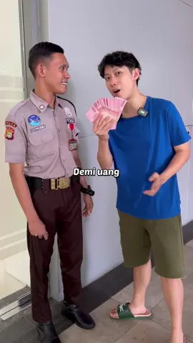 DEMI UANG 10JT BERANI GAK JADI BODYGUARD SEHARIAN?! @MilkLife #BeraniSusuruan #BeraniMinumSusu