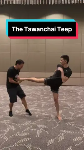 Try the Tawanchai Teep 🦿 Tawanchai is a sophisticated striker. Everything from his footwork to his kicking game is high level. Here he shows us how he turns the foot out during the push kick or teep. It’s like an old school side kick.  Tawanchai fights Superbon this week at ONE Friday Fights 46!  #onechampionship #muaythai  Who ya got ?