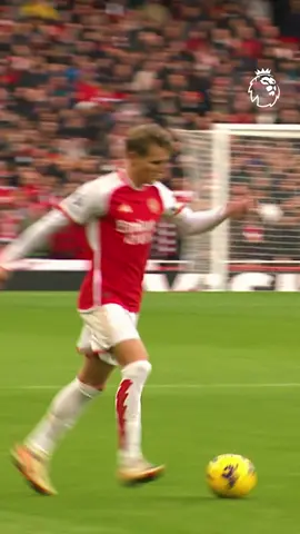 Odegaard’s pass 🪄#PremierLeague #Arsenal #Football 