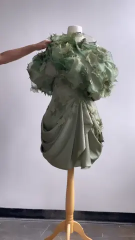 Transformable dress inspired by seasons of change by Lisa Jiang  Music: October by Adrian Berenguer #fashion #tranformableclothing #dresses #dress #clothing 