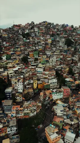 📍Rocinha, Brasil - The city within a city 🇧🇷💚💛 #brazil #brasil🇧🇷 #drone #dji #fy #fyp #discover 