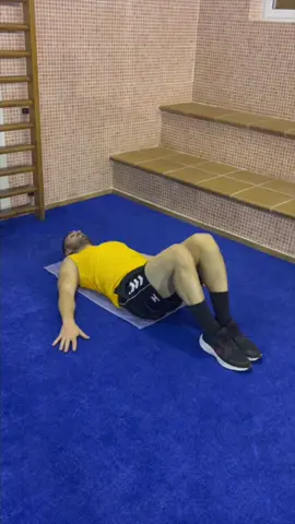 ¡¡EJERCICIOS PARA ESCOLIOSIS!! 1️⃣ Rotación de cadera acostado: Tumbados boca arriba y con las rodillas flexionadas llevaremos las rodillas a un lado y al otro. 2️⃣ Flexión de cadera y rodillas : En la misma posición que al principio del primer ejercicio, realizaremos flexion de cadera con las rodillas flexionadas y bajaremos lentamente. 3️⃣ Rotación de tronco con conos : Con la misma posición de inicio llevaremos los conos de un lado al otro sin levantar la cadera.  📲 Compártelo a quien pueda interesarle. ❤️ ¡Deja tu like y síguenos si te ha gustado y quieres ver más contenido! #movementphysiotherapy #fisioterapia #fisioterapeuta #salud #rehabilitación #movimiento #recuperacion #exercise #lesión #escoliosis #fisio #movement #columna #lumbar #estabilización #movilidad #ejercicios #ejercicioterepeutico