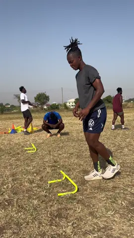 Second day in Kumasi and guess who featured!!! 🤔 El Capitano!!! Our dear Captain of the Ghana Senior Women National Team (Black Queens) @portiaboakye #sirarifffitness #newyeartour #physicalactivity #fitnessgirl 
