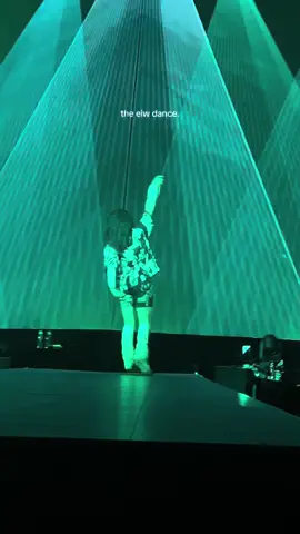 she’s so adorable @BILLIE EILISH 🤍 #billieeilish #hte #htetour #happierthanever #billieeilishedits #billieeilishstans #billieeilishfans #billieeilishconcert #billieeilishtour #billieeilishfanpage 