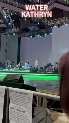Water by Kathryn Bernardo💃🏻💃🏻💃🏻，Cheers from the scene and the queen's smile#kathryn #waterdance #waterdancechallenge #abscbnchristmasspecial2023 #foryou #fyp 