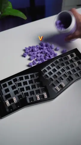 Switch mới Hyacinth v2u âm nổ đanh hành trình dài nhưng mình vẫn hợp gu bsun hơn :))) #banphimco #mechanicalkeyboard #soundtest #hyacinthv2u #HelloVietnam #LearnOnTikTok 