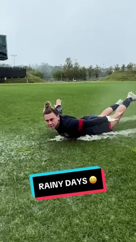 Slip ‘n slide 😁 #englandrugby #rugby #redroses