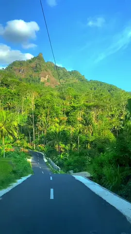 📍Dsn.Gumelar Wadaslintang Wonosobo .. lama tidak lewat sini , sekarang jalannya sudah mulus 👍    #wadaslintangwonosobo 