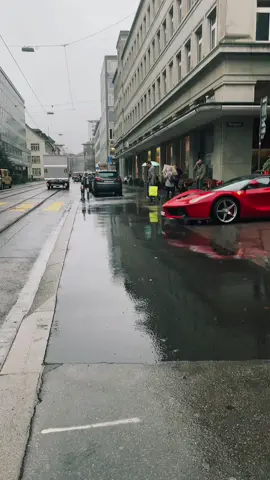 Its cristmas timee🎄🥰 #cristmas #laferrari #ferrari #zhh #zürich #carspotting #crazy #rainy #inlove #fyy #fyp #foryoupage #hopeviral #bye 